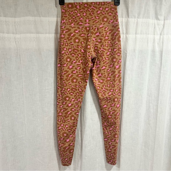 Aerie Offline Goals Hi-Rise 7/8 Leggings- Brown Pink Leopard - Picture 5 of 8